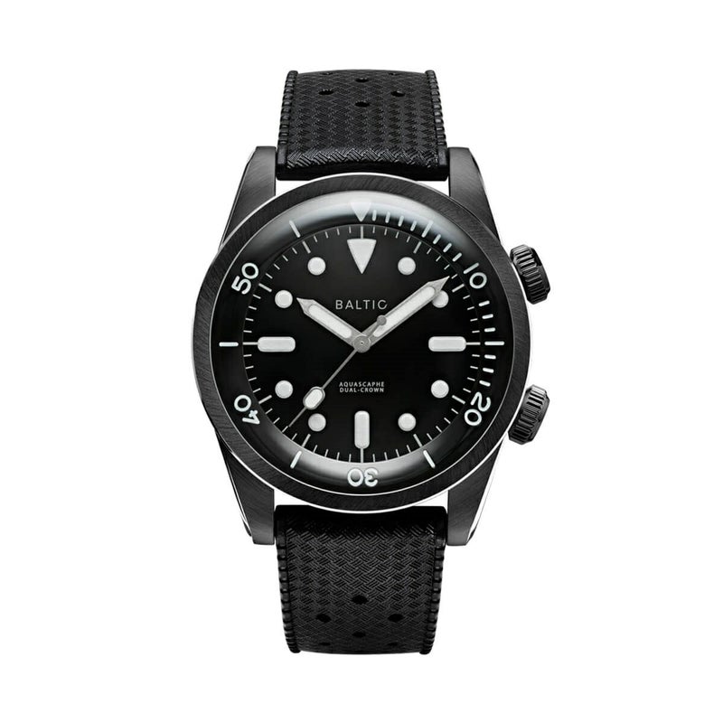 【受注販売】BALTIC WATCHES / バルチック コンプレッサー ダイバー ウォッチ ブラックダイアルPVD オートマチック デュアルクラウン ブラックトロピックラバーベルトの公式ECサイト掲載画像