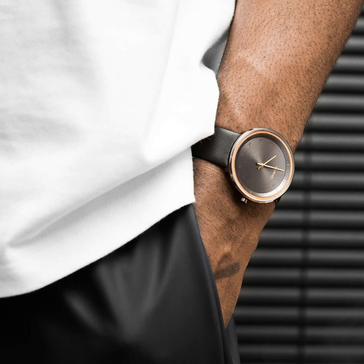 VEJRHOJ / ヴェアホイ BLACK GOLD メンズ腕時計 | H°M'S