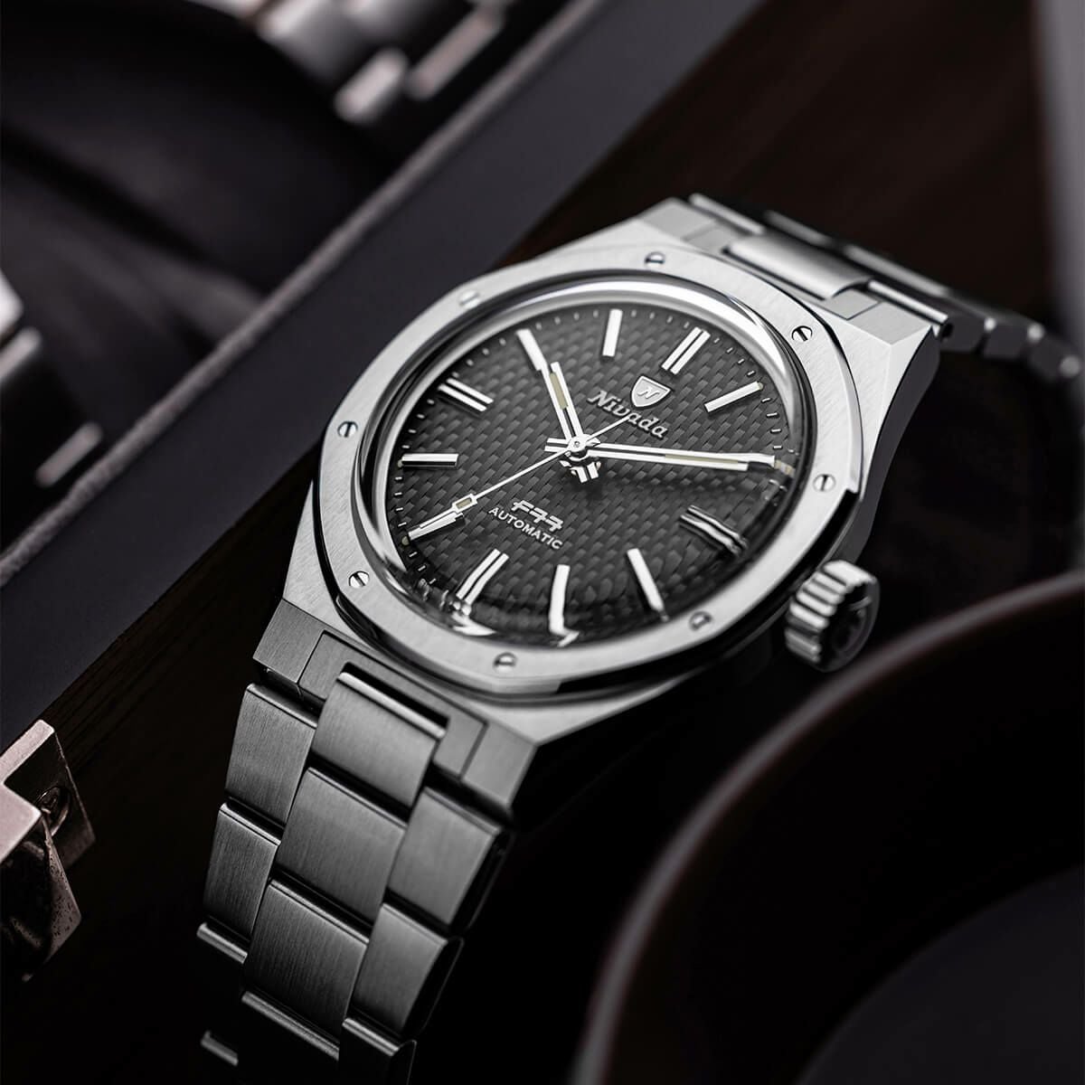 Nivada Grenchen / ニバダ グレンヒェン F77 ブラックダイヤル メンズ