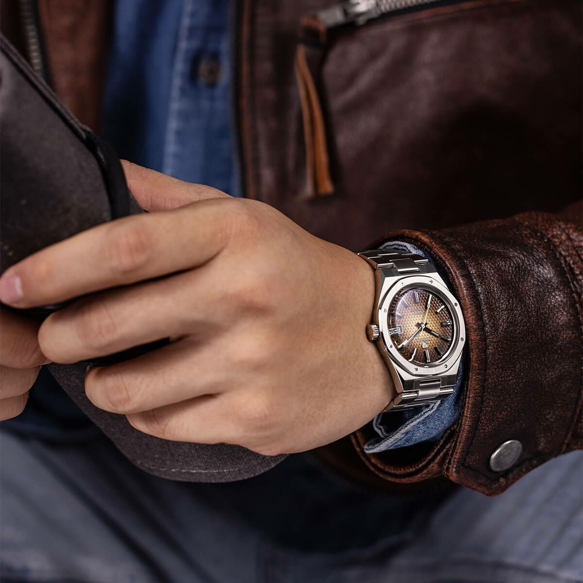 Nivada Grenchen / ニバダ グレンヒェン F77 スモークダイヤル デイト