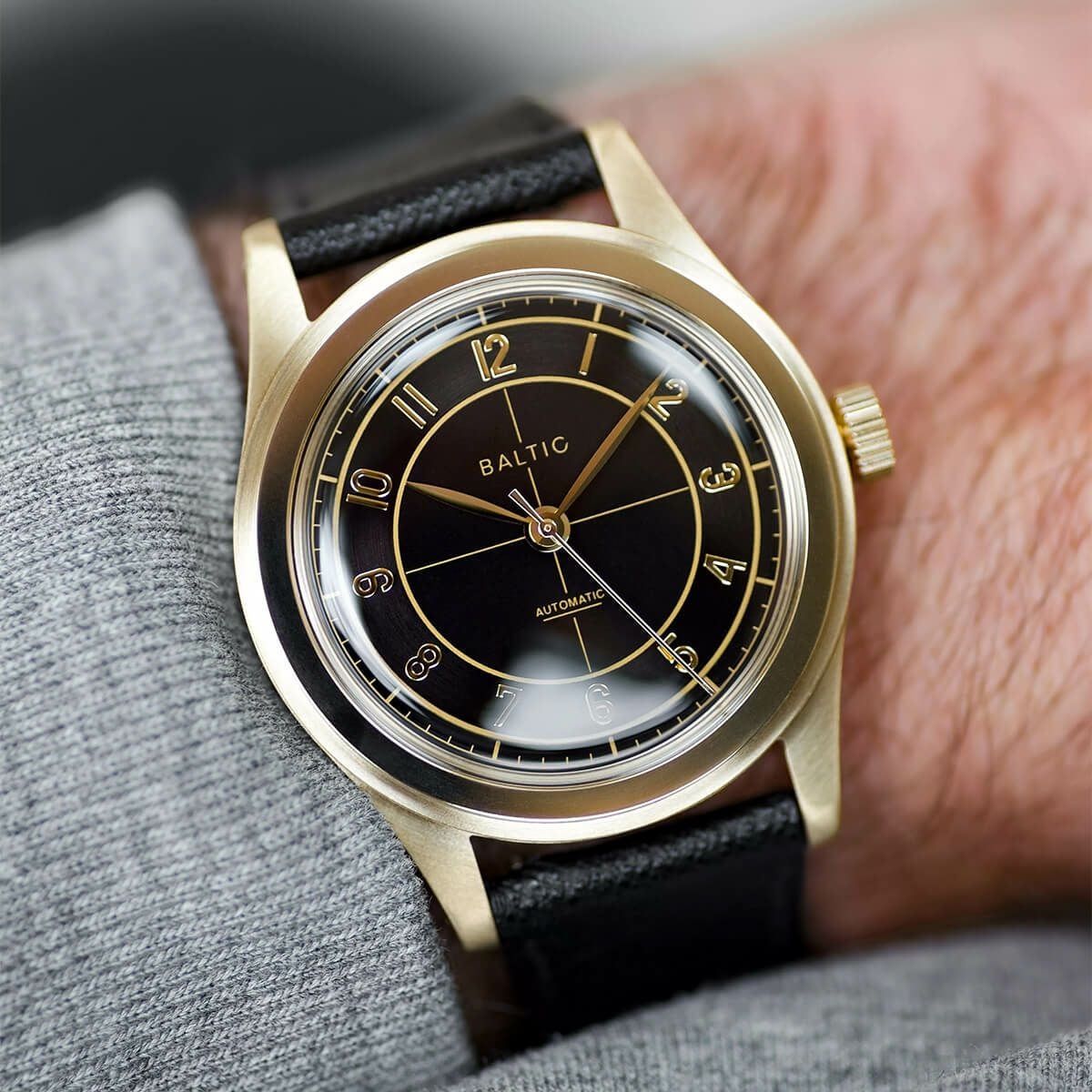 はるはる出品！ゴールドべっ甲ウォッチ MK5722 H77932560 安心なカーキX-WIND GMT クロノクオーツ ブラウンカーフ