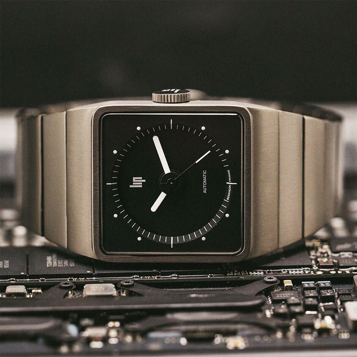 LIP / リップ ビッグ TV チタニウム ブラック シルバー メンズ腕時計