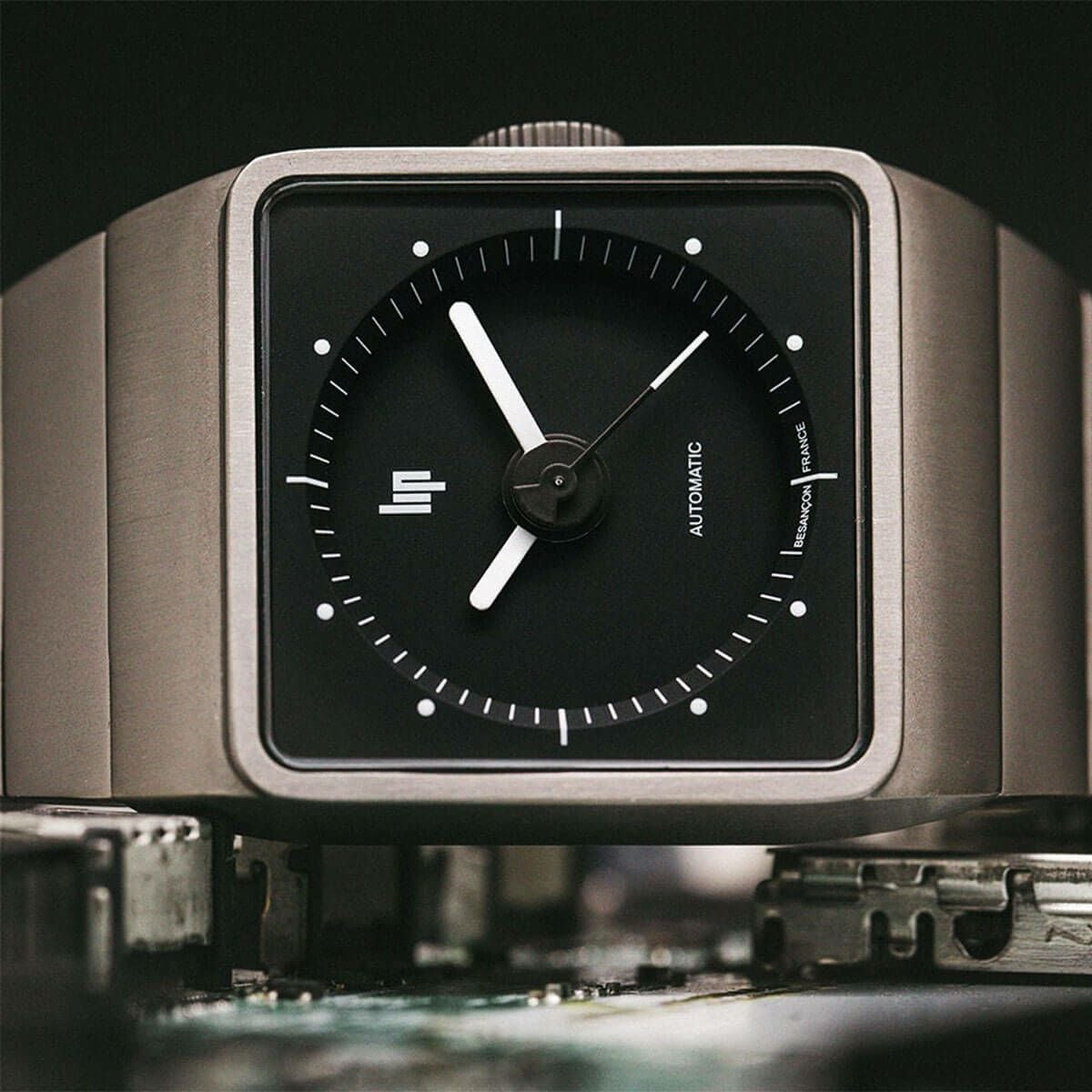 LIP / リップ ビッグ TV チタニウム ブラック シルバー メンズ腕時計