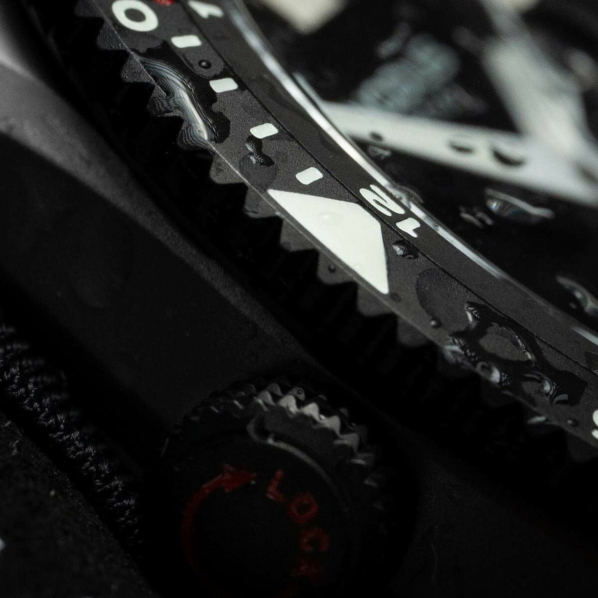 NODUS Watches / ノダスウォッチ SECTOR DEEP BLACK DESTRO メンズ