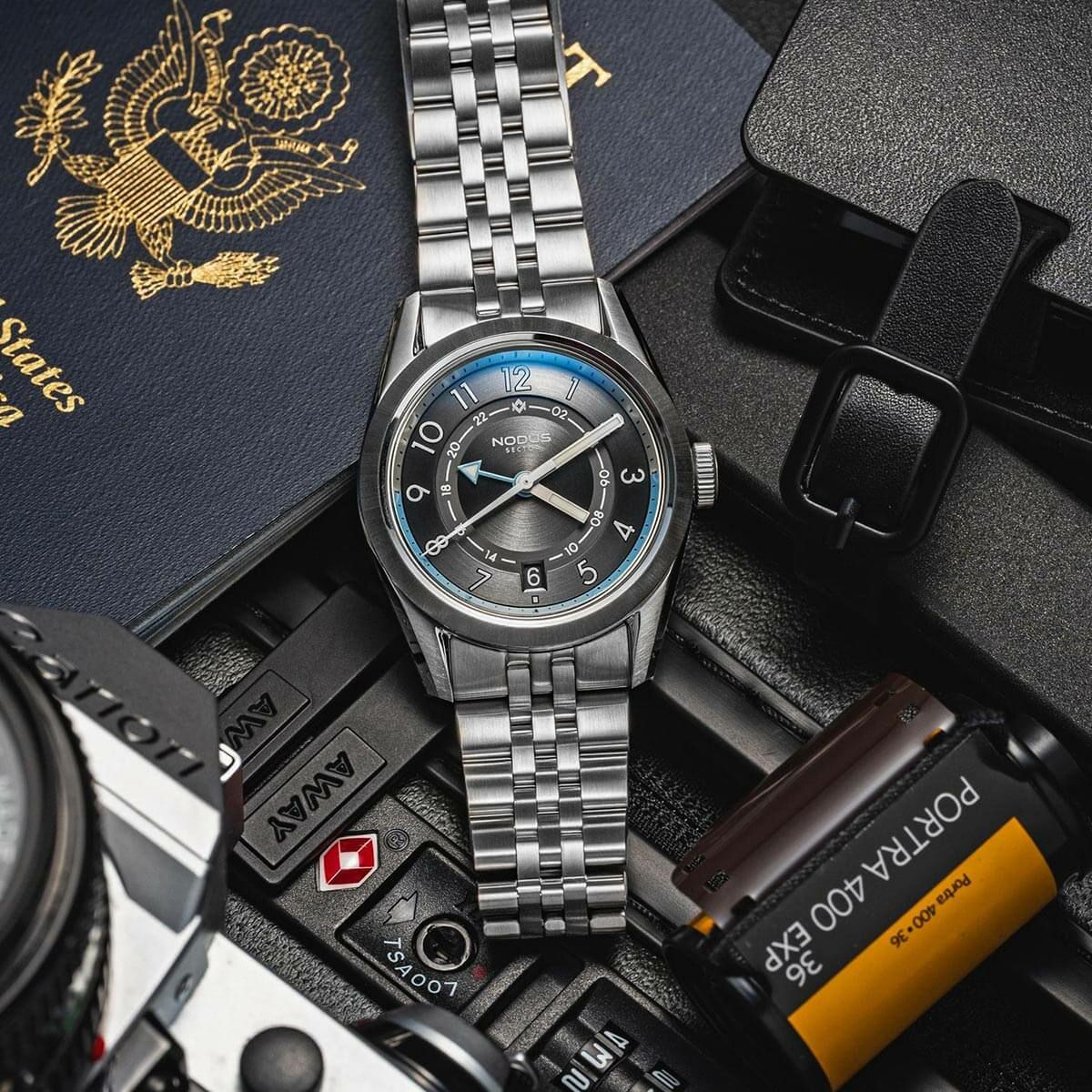 NODUS Watches / ノダスウォッチ SECTOR GMT METRO STAINLESS STEEL