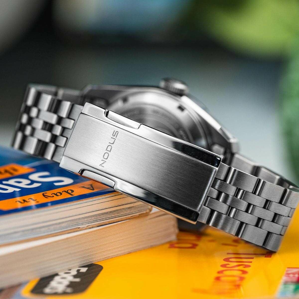 NODUS Watches / ノダスウォッチ SECTOR GMT TUXEDO STAINLESS STEEL