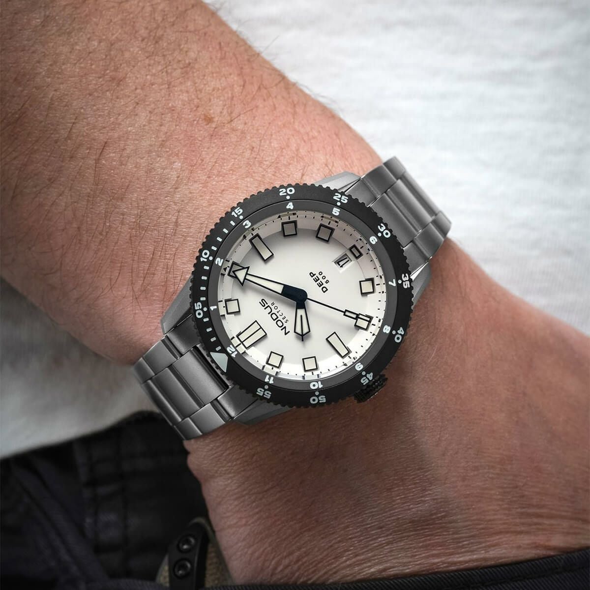 NODUS Watches / ノダスウォッチ Sector Deep Poler Destro メンズ