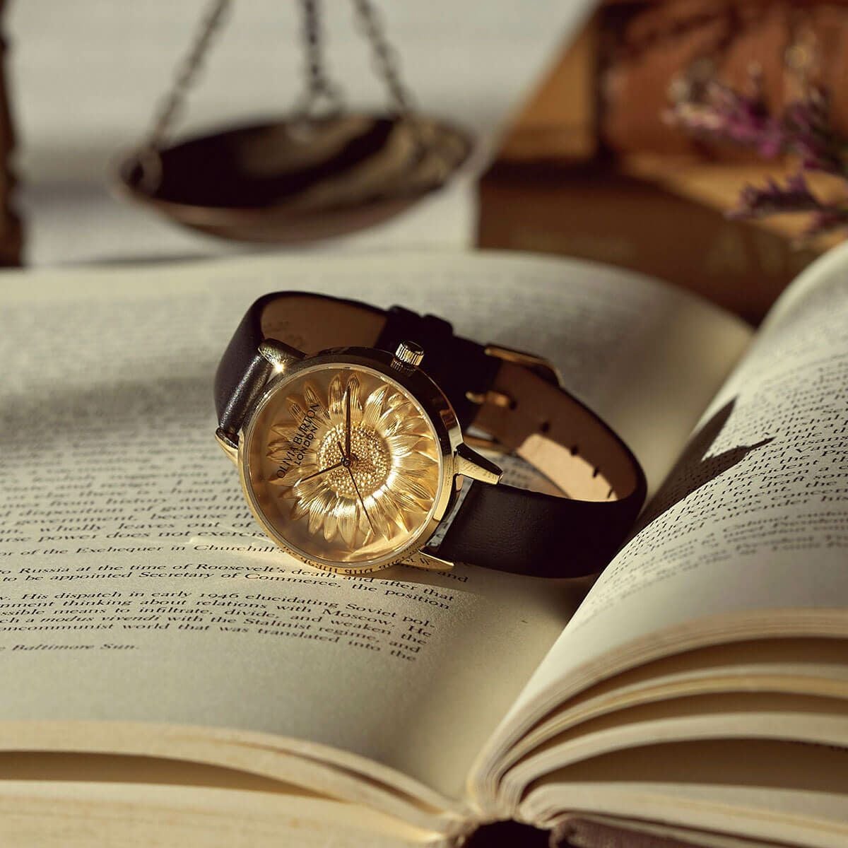 OLIVIA BURTON / オリビア・バートン 3D フラワー ミディゴールド