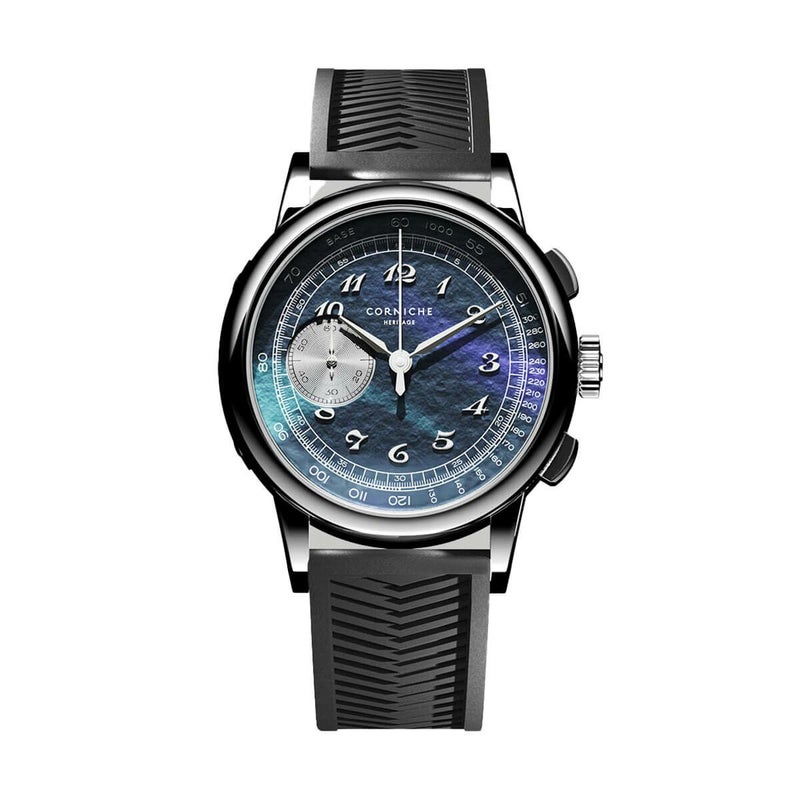 Corniche Watches / コーニッシュ ［世界250本限定］HMS WatchStore × CORNICHE コラボレーション第二弾 ヘリテージ クロノグラフ ノクターン IIの公式ECサイト掲載画像
