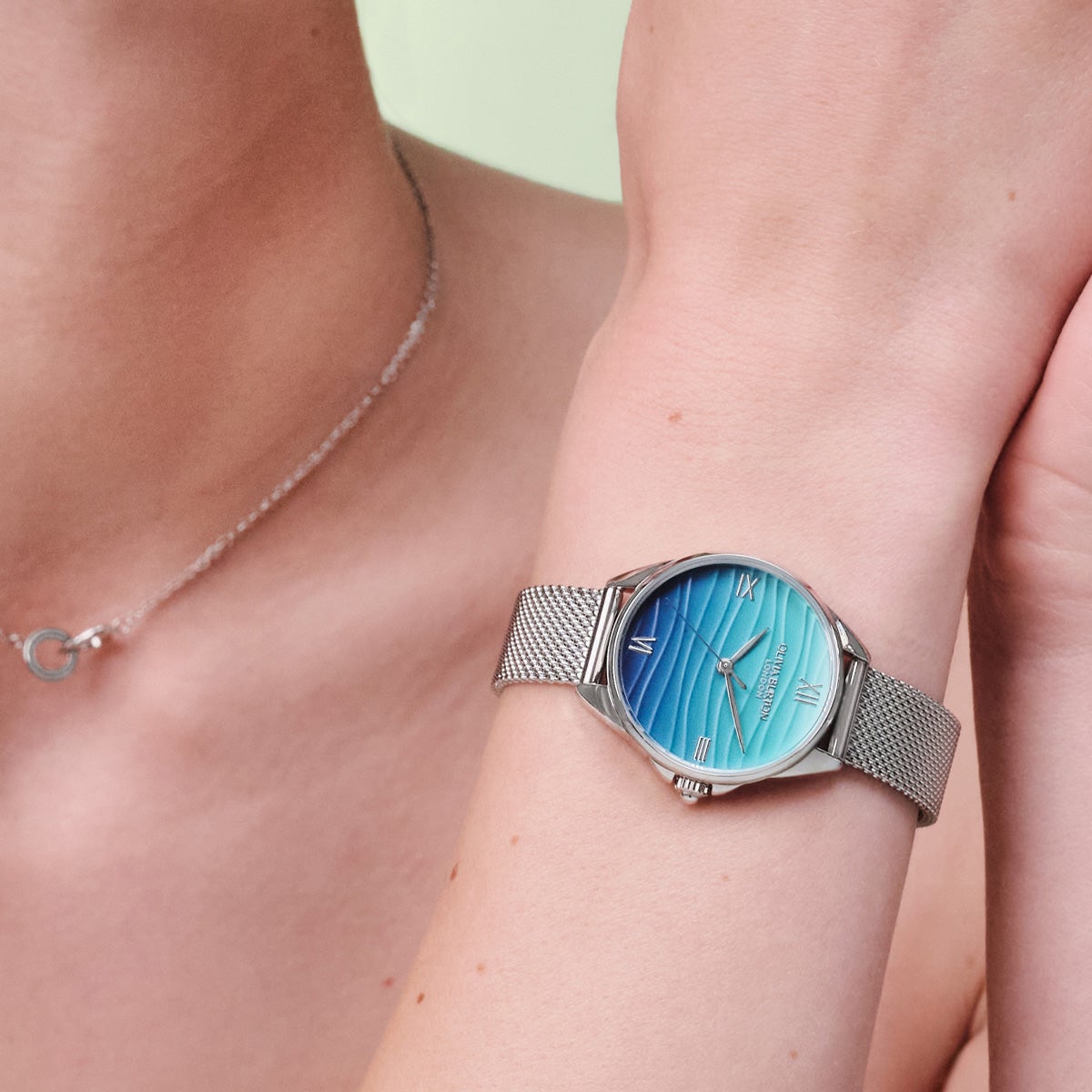 OLIVIA BURTON / オリビア・バートン シグネチャー - 30mm アジュール