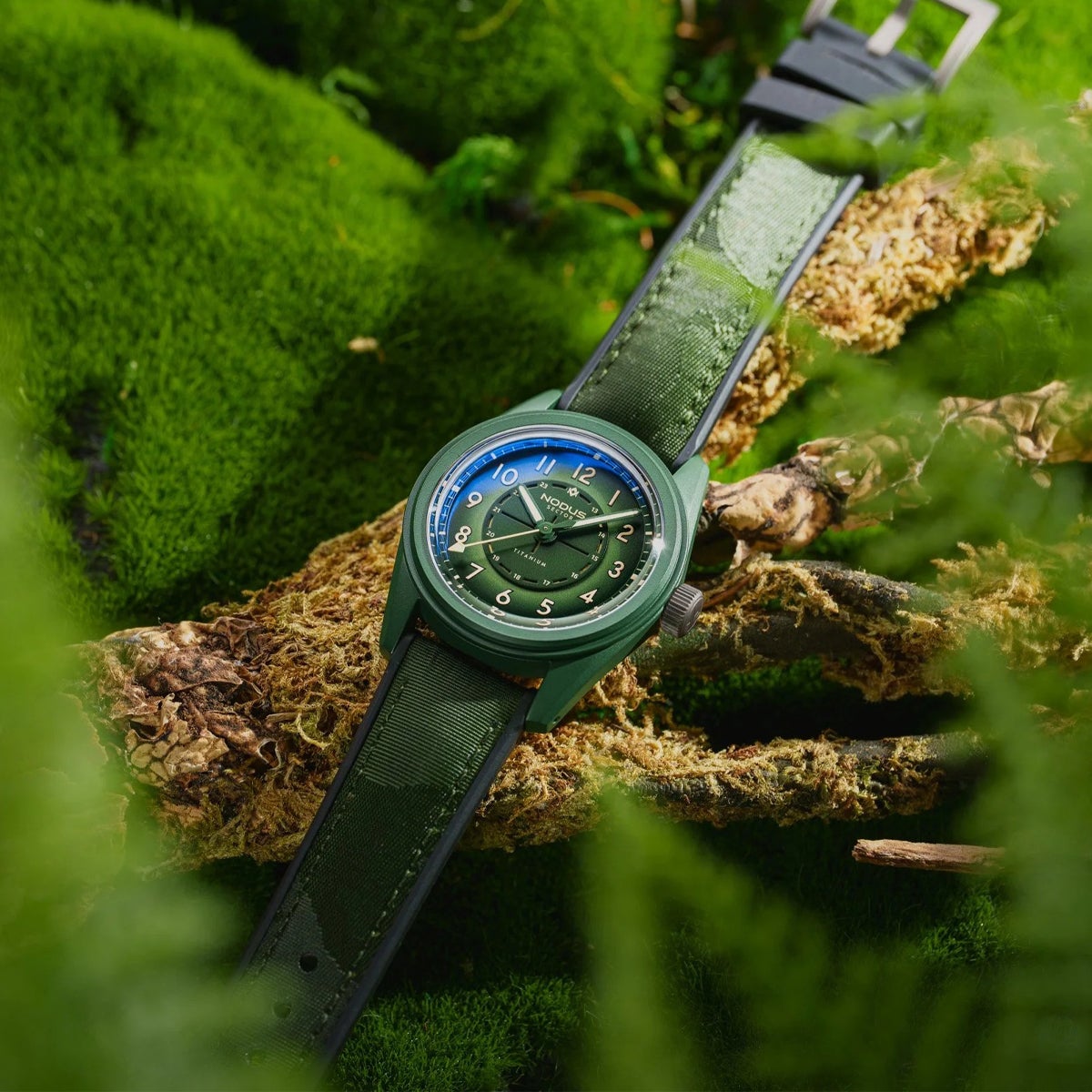 NODUS Watches / ノダス ウォッチ SECTOR II フィールド チタニウム